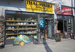 Thai-Markt in der Albert-Rosshaupter-Strasse