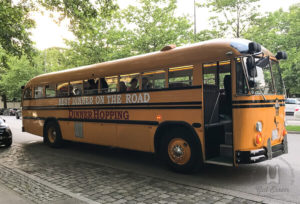 Mit dem Dinner-Hopping-Bus geht es zu drei Lokalitäten