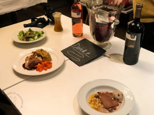 Das 4-Gang-Menü des Dinner in the Dark in der Schlosswirtschaft Schwaige
