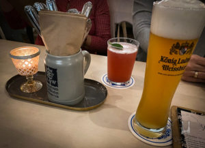 Neben dem guten Augustiner, gibts alkoholfreies König-Ludwig-Weißbier und selbstgemachte Limonaden